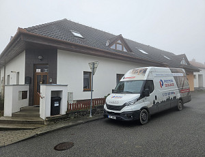 Zateplení stropu rodinného domu pomocí foukané izolace